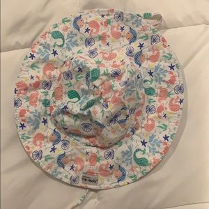 Gently used, cute mermaid flap happy toddler hat.
